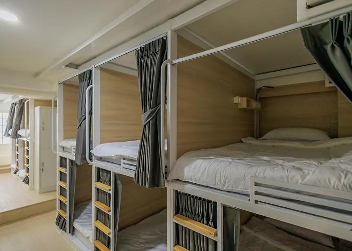Reezq Hostel Bangkok