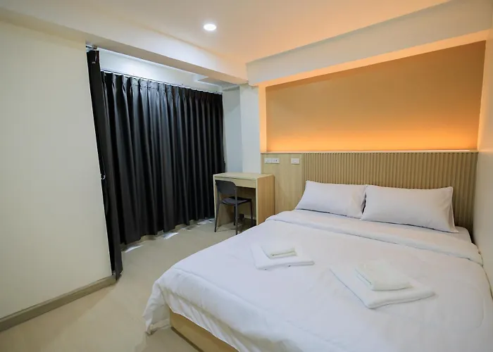 Reezq Hostel Bangkok