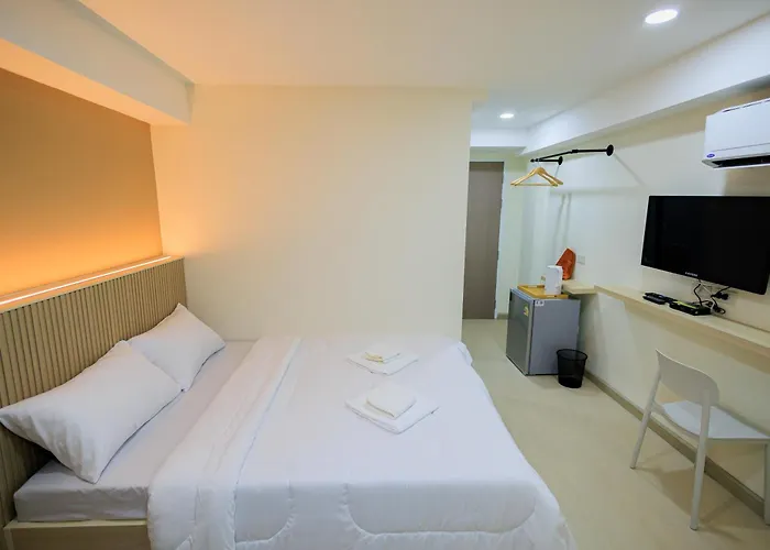 Hostel Reezq *