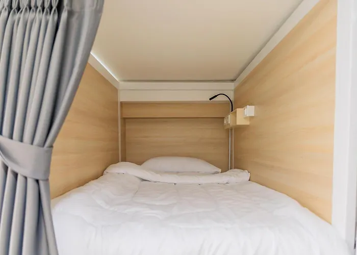 Reezq Hostel Bangkok