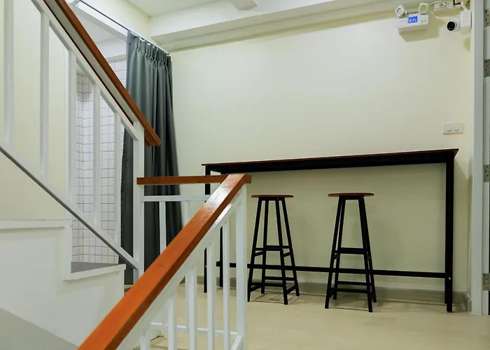 Hostel Reezq *