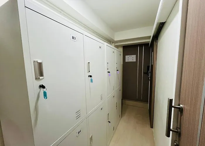 Hostel Reezq *